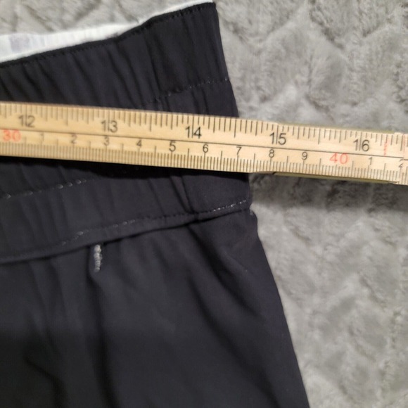 Lululemon Choose A Side Shorts 3” Black & Gray Floral Women’s Size‎ 6 reversible - Picture 2 of 11